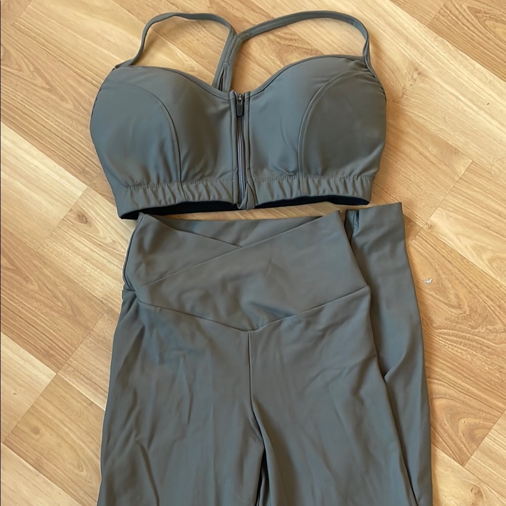 Live! Sports bra & leggings set